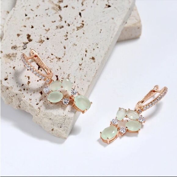 #33 Chalcedony Color Zircon Flower Gemstone Earrings - Picture 3 of 10